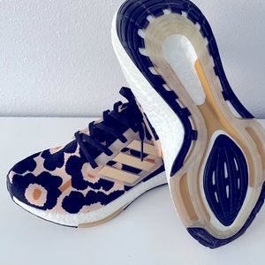 Selling a pair of Adidas UltraBoost x Marimekko size 8 in brand new condition.